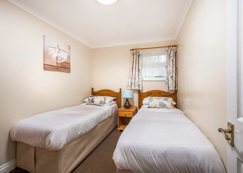 TR 4 Bed Silver Bungalow (Sat) - Trelawne Manor, Looe