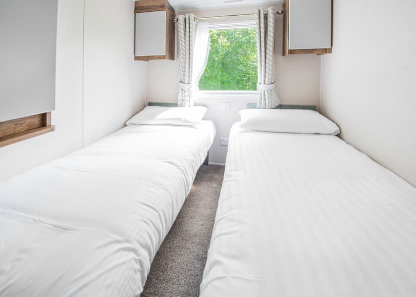 TR 2 Bed Gold Caravan Pet - Trelawne Manor, Looe