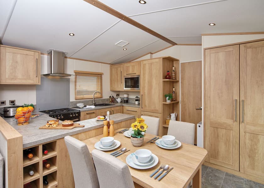 2 Bed Platinum Plus Caravan Lodge - Trelawne Manor, Looe