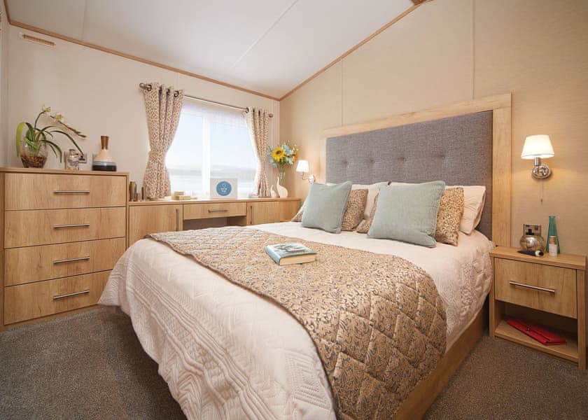 2 Bed Platinum Plus Caravan Lodge - Trelawne Manor, Looe