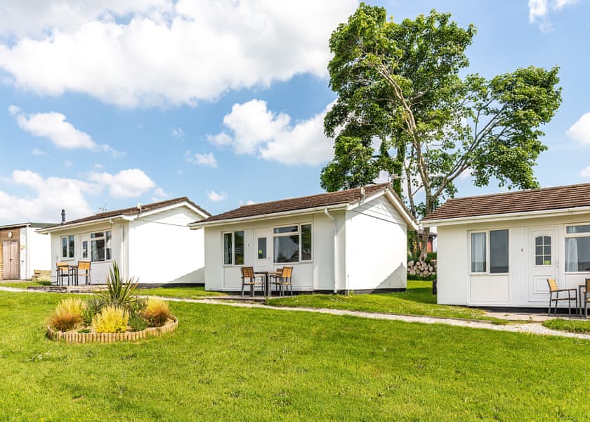 Garden Cottage 2 - Meadow Lakes Holiday Park, Nr St Austell