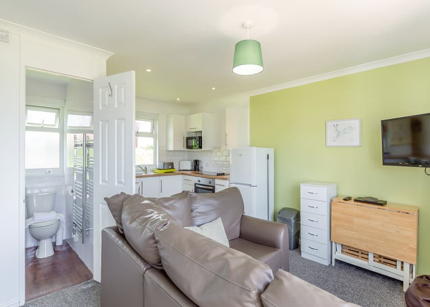 Garden Cottage 2 - Meadow Lakes Holiday Park, Nr St Austell