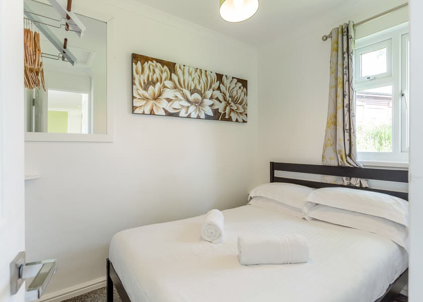 Garden Cottage 2 - Meadow Lakes Holiday Park, Nr St Austell