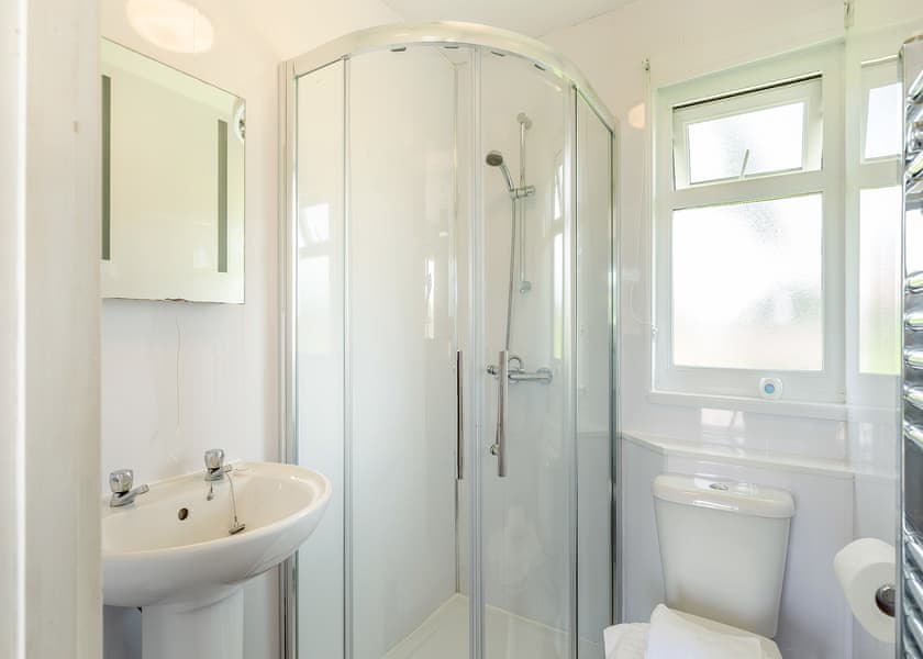 Garden Cottage 2 - Meadow Lakes Holiday Park, Nr St Austell