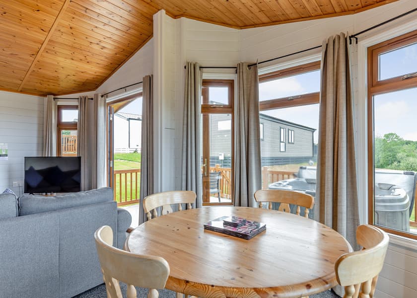 Willow Lodge 2 - Meadow Lakes Holiday Park, Nr St Austell