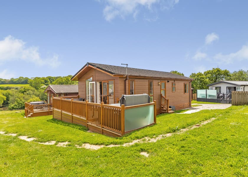 Jasmine Lodge 3 - Meadow Lakes Holiday Park, Nr St Austell