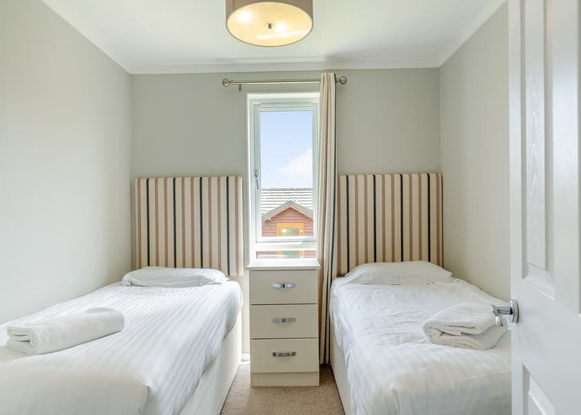 Jasmine Lodge 3 - Meadow Lakes Holiday Park, Nr St Austell