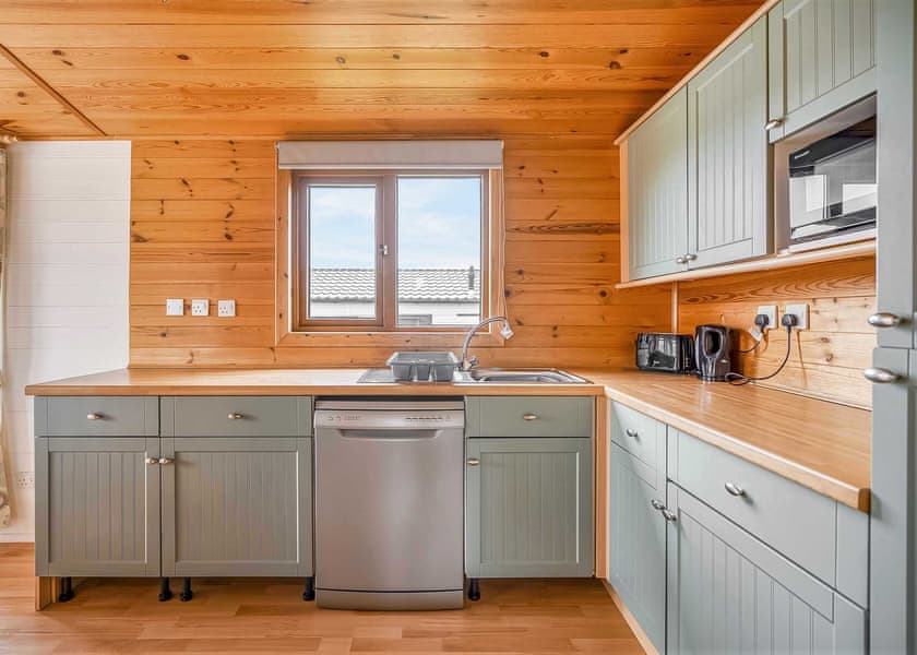 Willow Lodge 3 - Meadow Lakes Holiday Park, Nr St Austell