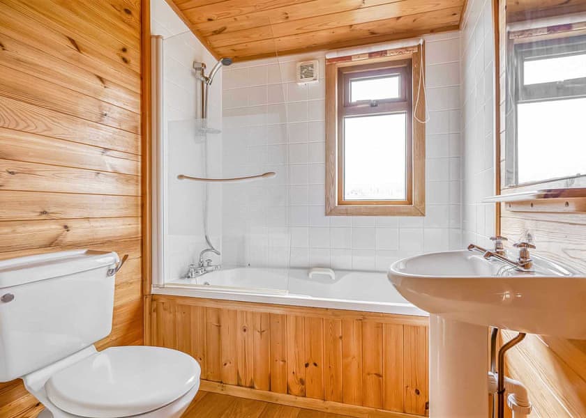 Willow Lodge 3 - Meadow Lakes Holiday Park, Nr St Austell