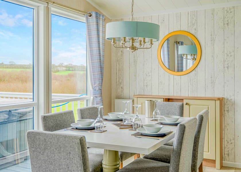 Jasmine Lodge 39 - Meadow Lakes Holiday Park, Nr St Austell