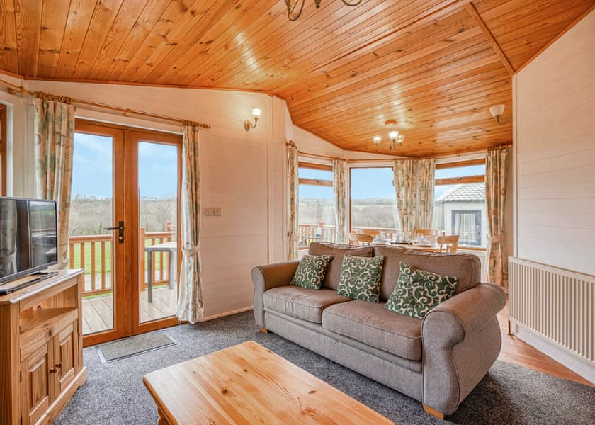 Willow Lodge Pet - Meadow Lakes Holiday Park, Nr St Austell