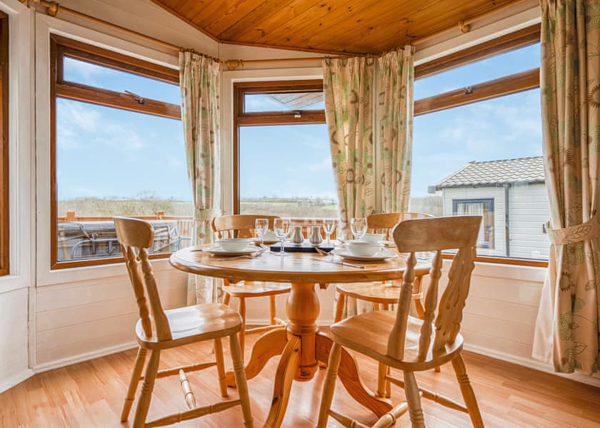 Willow Lodge Pet - Meadow Lakes Holiday Park, Nr St Austell