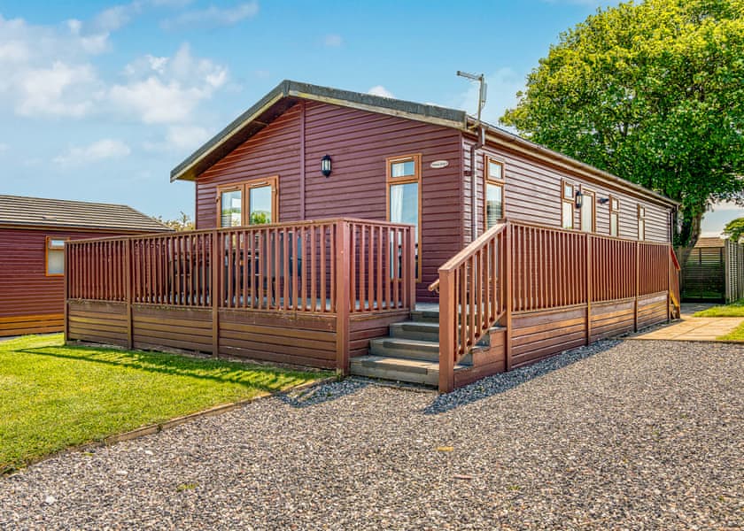 Primrose Lodge 3 Pet - Meadow Lakes Holiday Park, Nr St Austell