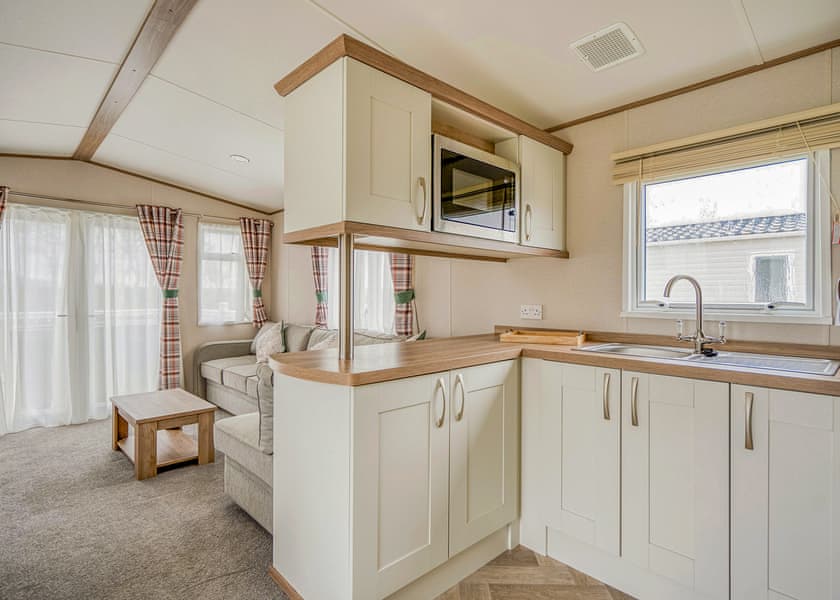 Kingfisher Pet - Meadow Lakes Holiday Park, Nr St Austell