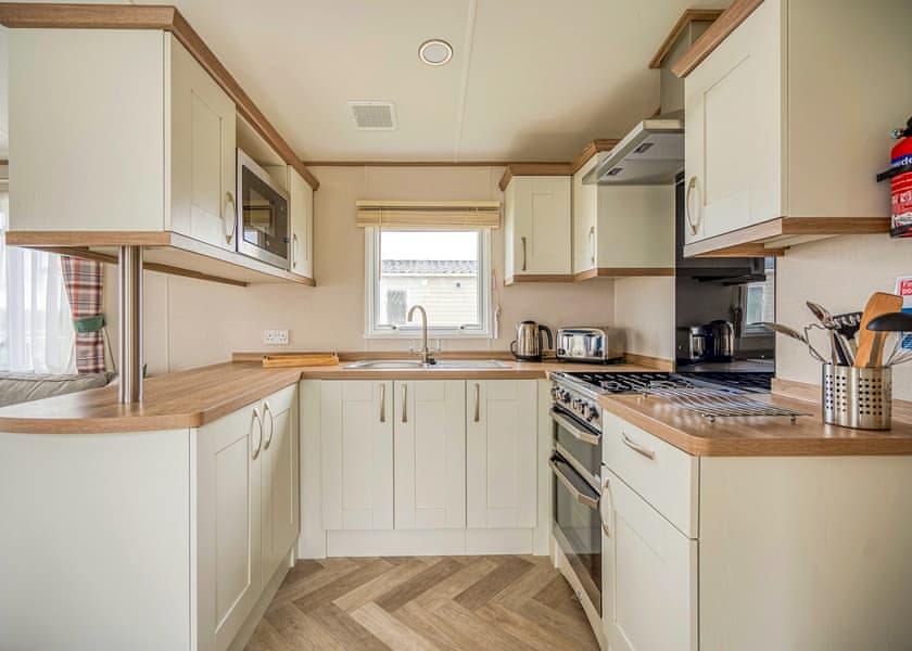 Kingfisher Pet - Meadow Lakes Holiday Park, Nr St Austell