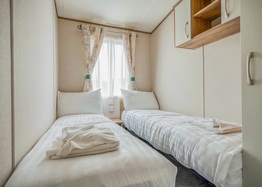 Kingfisher Pet - Meadow Lakes Holiday Park, Nr St Austell