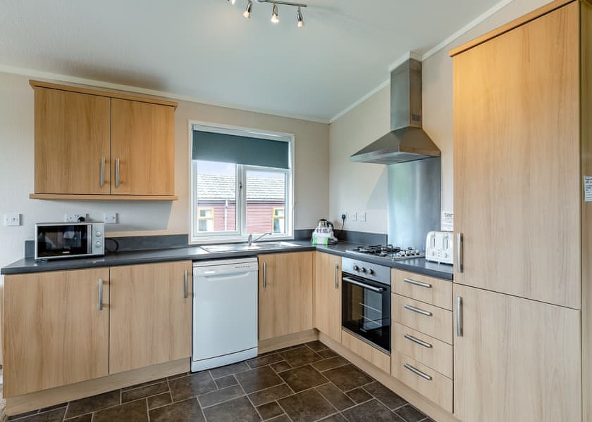 Primrose Lodge 3 - Meadow Lakes Holiday Park, Nr St Austell