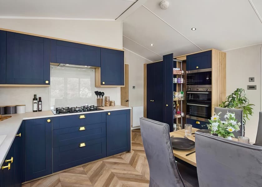 Superior 2 Bedroom with Hot Tub (Dog Friendly) - Tregoad Holiday Park, Looe