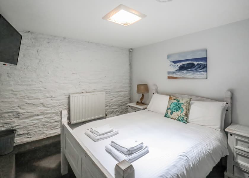 Imagery not representative of all grades | Kingfisher Cottage 6 Bedroom - Tregoad Holiday Park, Looe