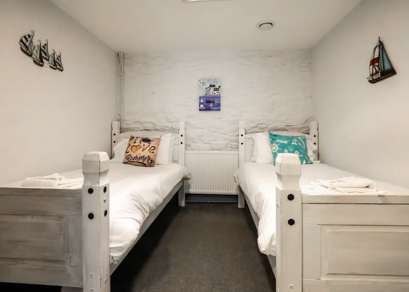 Imagery not representative of all grades | Kingfisher Cottage 6 Bedroom - Tregoad Holiday Park, Looe