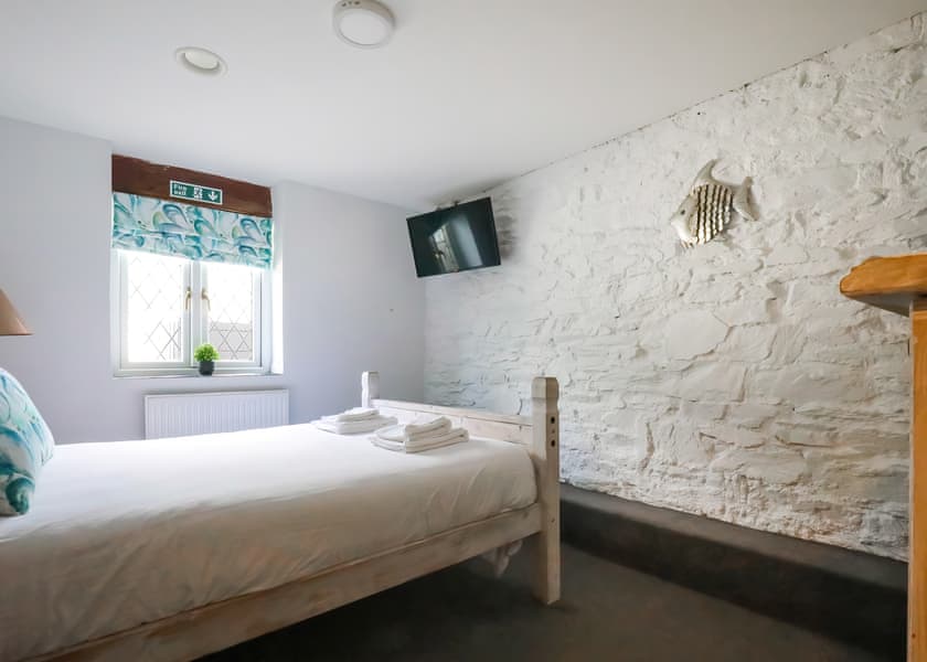 Imagery not representative of all grades | Kingfisher Cottage 6 Bedroom - Tregoad Holiday Park, Looe