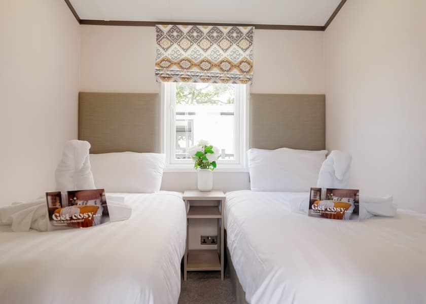 Hideaway Premier Luxury Fountain View Hot Tub  - Trelay Hideaway Holiday Park, Pelynt, near Looe and Polperro