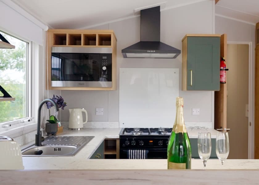 Hideaway Retreat Hot Tub - Trelay Hideaway Holiday Park, Pelynt, near Looe and Polperro