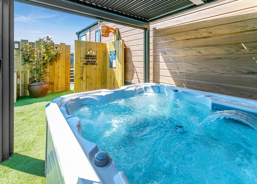 The Nest – Boutique Luxury with Private Hot Tub - Trelay Hideaway Holiday Park, Pelynt, near Looe and Polperro