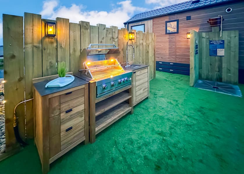The Nest – Boutique Luxury with Private Hot Tub - Trelay Hideaway Holiday Park, Pelynt, near Looe and Polperro