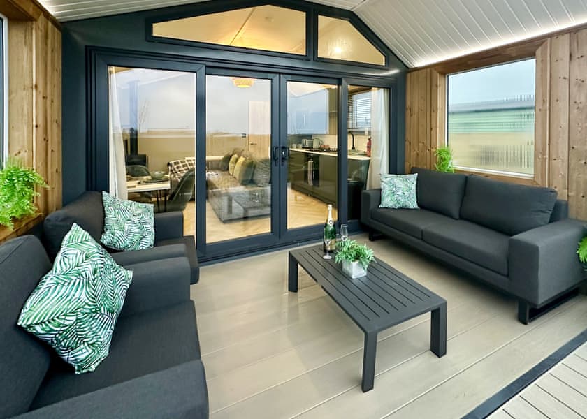 The Nest – Boutique Luxury with Private Hot Tub - Trelay Hideaway Holiday Park, Pelynt, near Looe and Polperro