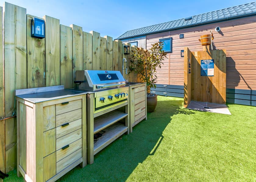 The Nest – Boutique Luxury with Private Hot Tub - Trelay Hideaway Holiday Park, Pelynt, near Looe and Polperro