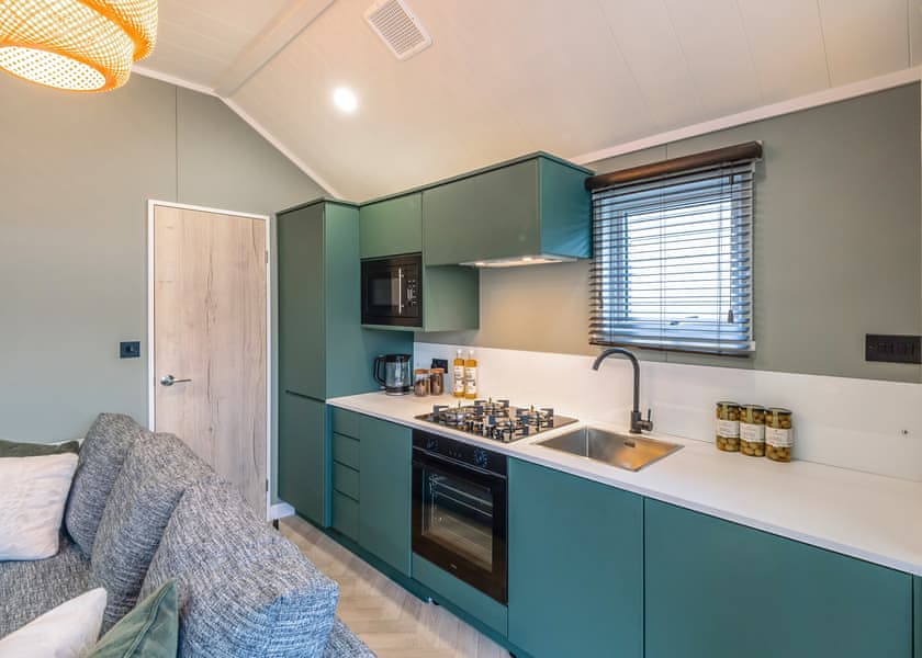 The Nest – Boutique Luxury with Private Hot Tub - Trelay Hideaway Holiday Park, Pelynt, near Looe and Polperro