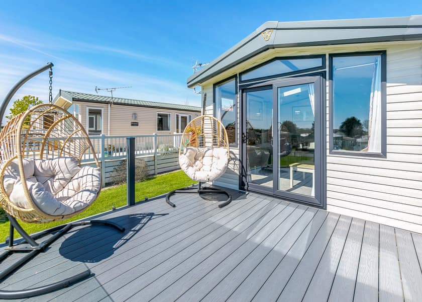 Hideaway Luxury with Decking Hot Tub - Trelay Hideaway Holiday Park, Pelynt, near Looe and Polperro