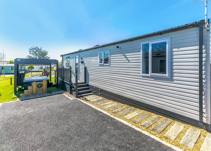 Hideaway Luxury 3 Bed Hot Tub – Fountain View - Trelay Hideaway Holiday Park, Pelynt, near Looe and Polperro