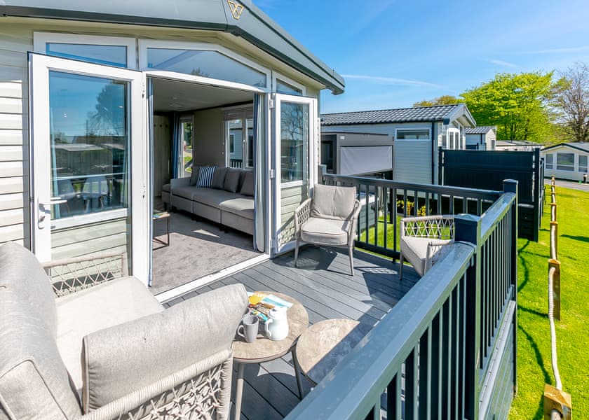 Hideaway Luxury 3 Bed Hot Tub – Fountain View - Trelay Hideaway Holiday Park, Pelynt, near Looe and Polperro