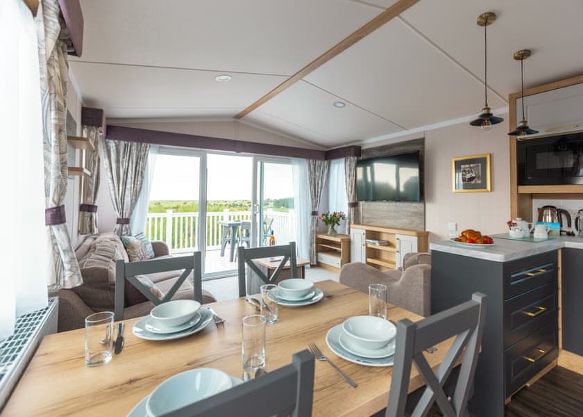 Diamond Deluxe Pet - Trevornick Holiday Park, Holywell Bay