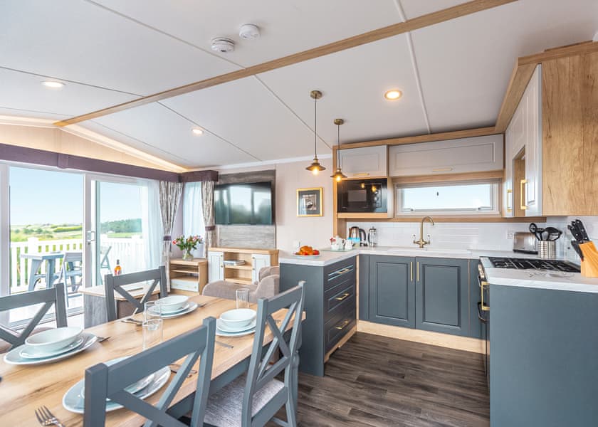 Diamond Deluxe Pet - Trevornick Holiday Park, Holywell Bay