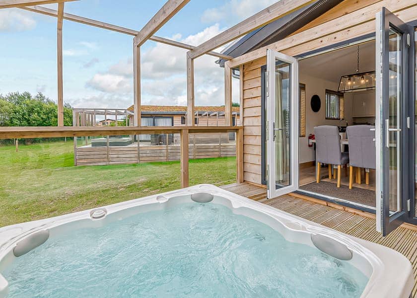 Platinum Spa - Cherry Bird Country Park, Newbury