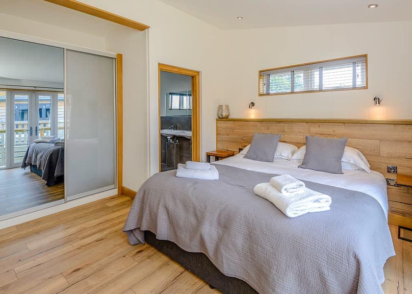 Platinum Spa - Cherry Bird Country Park, Newbury