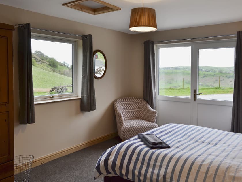 Light and airy double bedroom with fabulous views of the surrounding area | Booth Farm Cottage - Booth Farm, Buxton