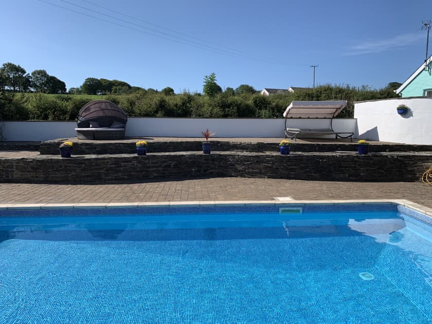 Swimming pool | Canllefaes Cottages, Penparc
