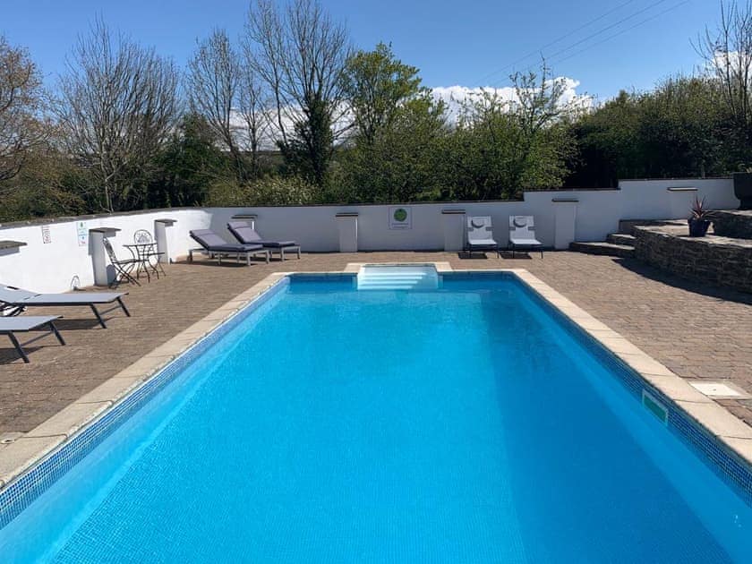 Swimming pool | Canllefaes Cottages, Penparc