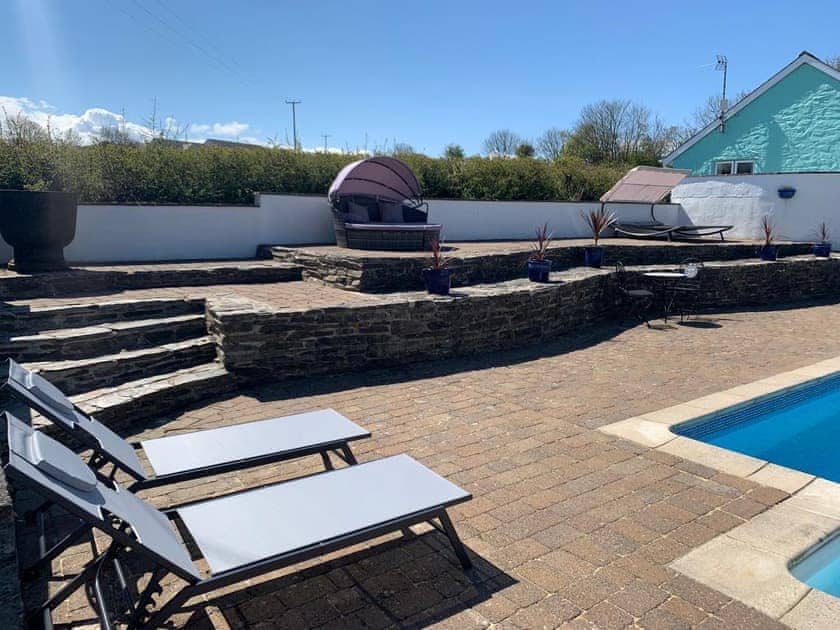 Swimming pool | Canllefaes Cottages, Penparc