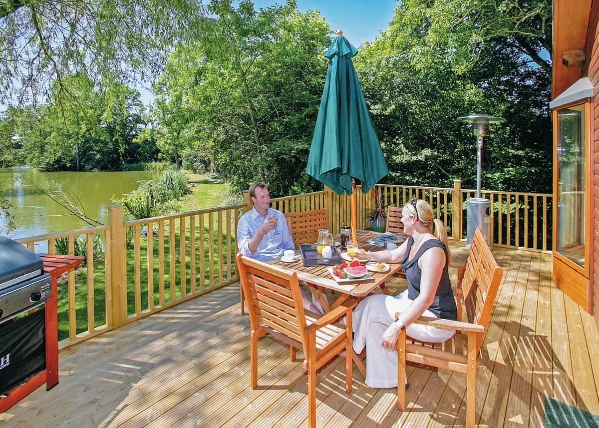 Upton Lakes Lodges - Holiday lodge in South West England - Image 2