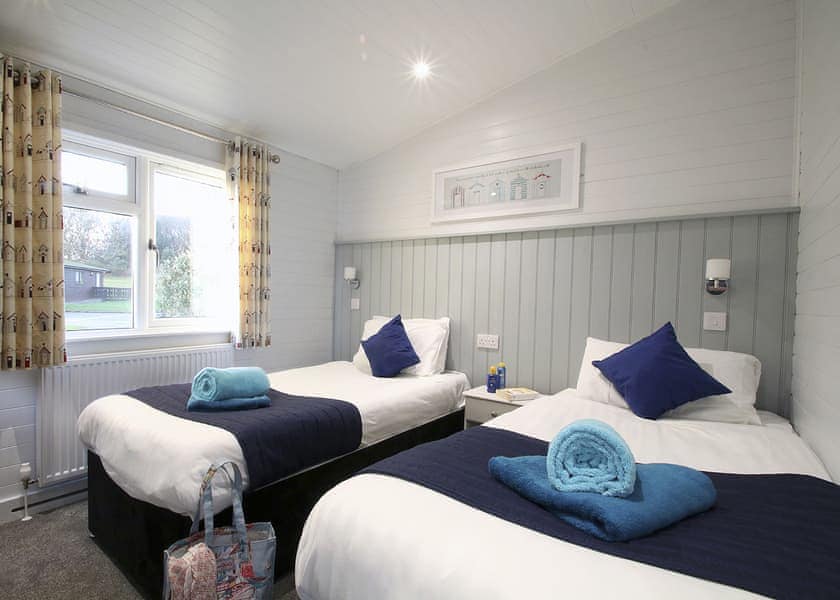 Superior Lodge Plus 4 (Pet) - Oakdene Forest, St Leonards, Ringwood