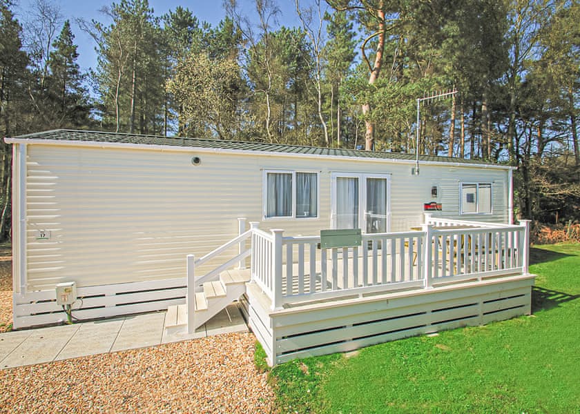 Supreme 2 (Pet) - Oakdene Forest, St Leonards, Ringwood