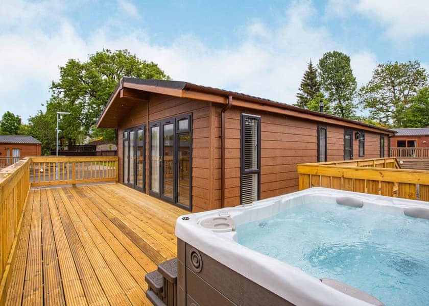 Caledonia Lodge VIP - Loch Ness Lodge Retreat, Fort Augustus