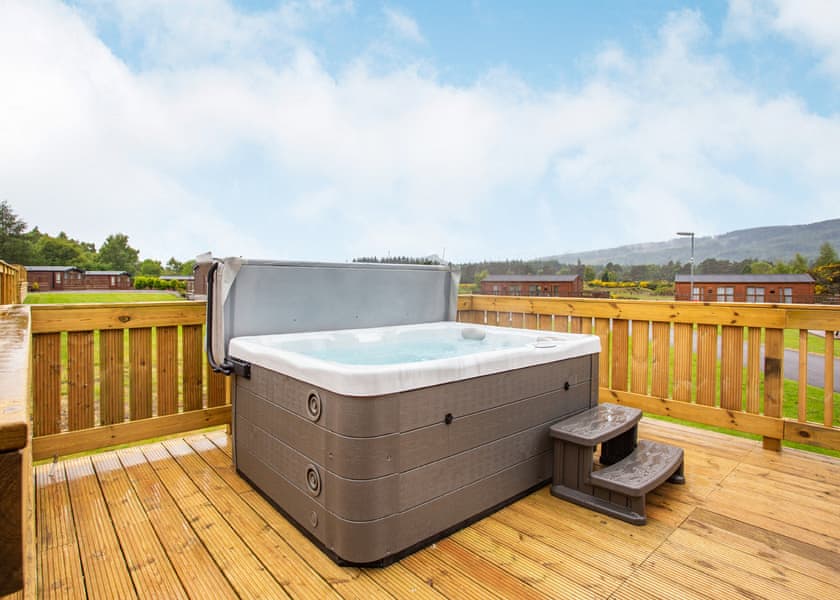 Caledonia Lodge VIP - Loch Ness Lodge Retreat, Fort Augustus