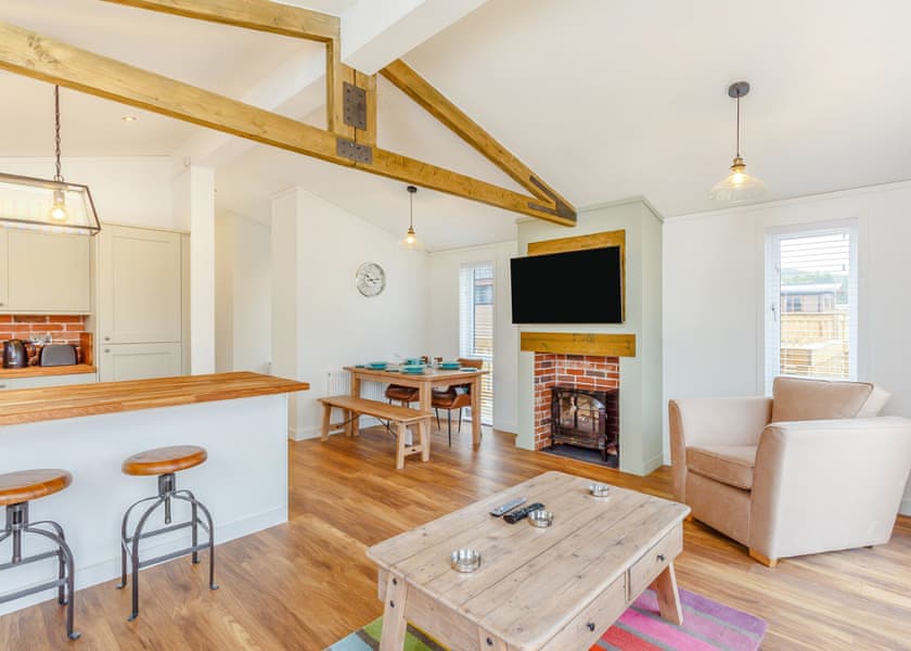 Caledonia Lodge VIP - Loch Ness Lodge Retreat, Fort Augustus