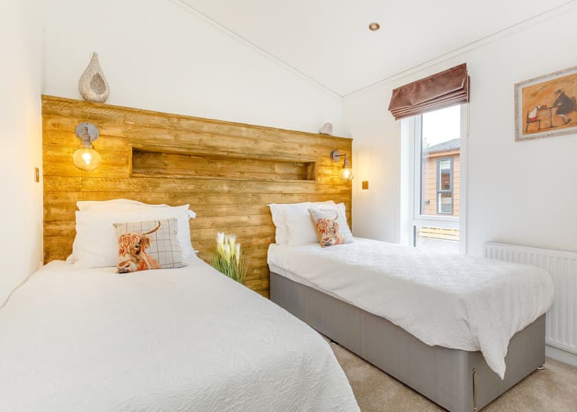 Caledonia Lodge VIP - Loch Ness Lodge Retreat, Fort Augustus